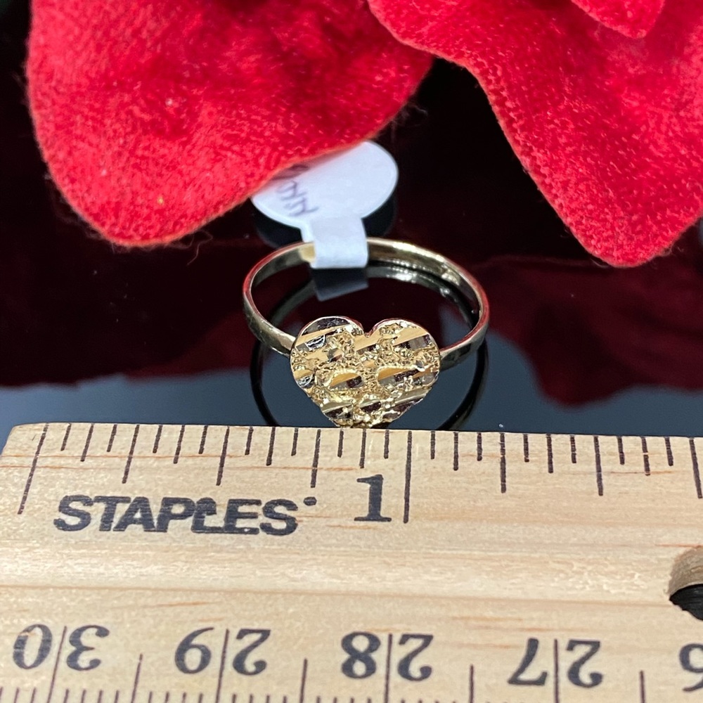 10K Yellow Gold Single Band Nugget Heart Ring - Picture 6 of 8